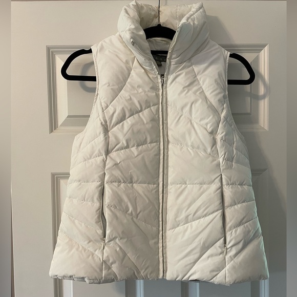 Kenneth Cole Reaction Jackets & Blazers - White Kenneth Cole Reaction Puffer Vest